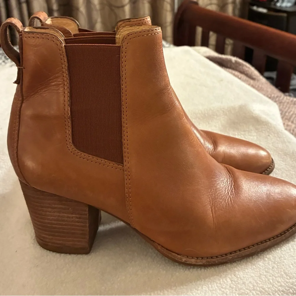 Madewell “The Regan Boot” Leather Chelsea Ankle Pull-On Minimalist Capsule 8.5